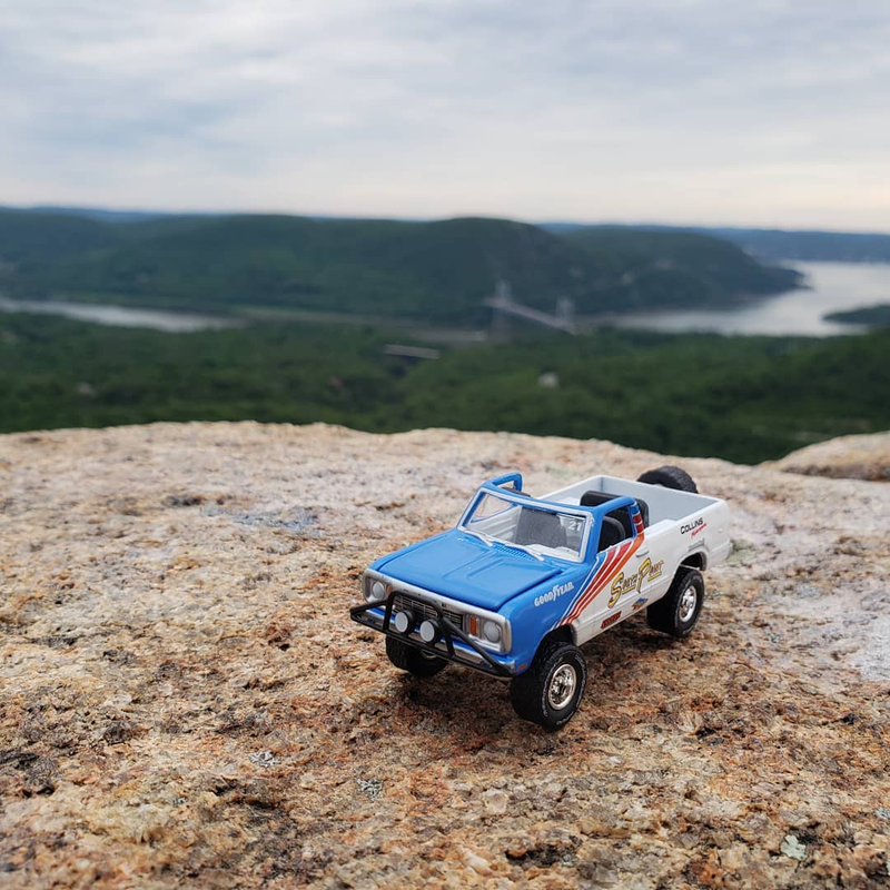 Illustration for article titled Hiking by the Hudson